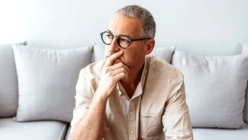 How Negative Thoughts May Be Rewiring Your Brain, According to New Research