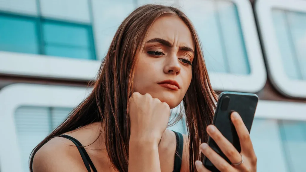 TikTok blocks skinnytok hashtag